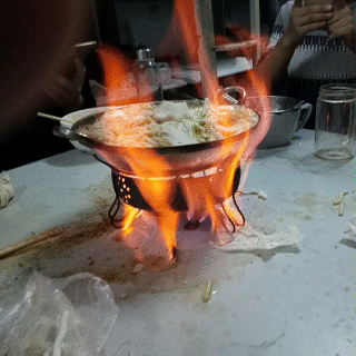 第一次吃火锅，应该不会失火吧！